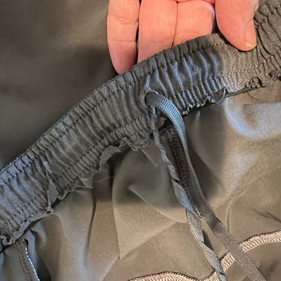 The North Face Men’s Flashdry Running Shorts Athletic Grey measures 32x7” - Picture 6 of 12